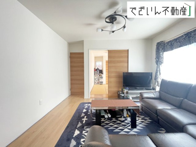 【居間・リビング】 | 深谷市上柴町東七丁目　中古住宅   | 現地(2025年8月撮影)