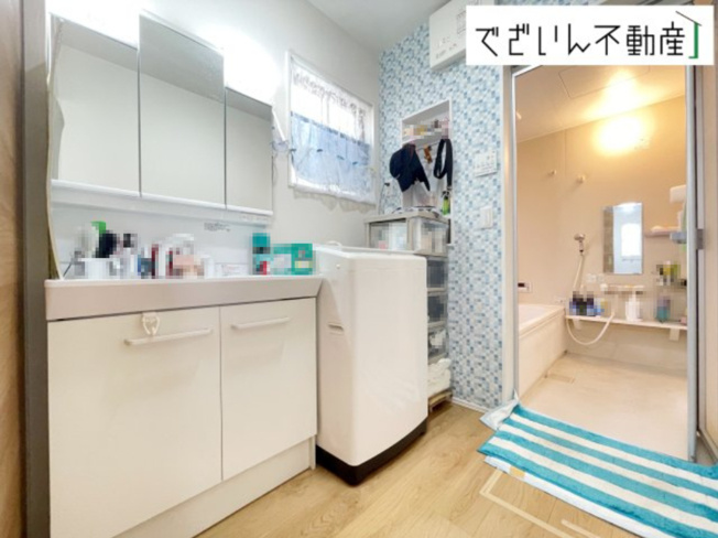 【独立洗面台】 | 深谷市上柴町東七丁目　中古住宅   | 現地(2025年8月撮影)