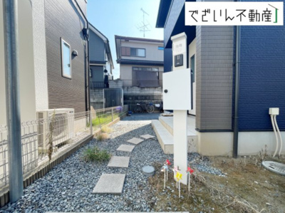 【玄関】 | 深谷市上柴町東七丁目　中古住宅   | 現地(2025年8月撮影)