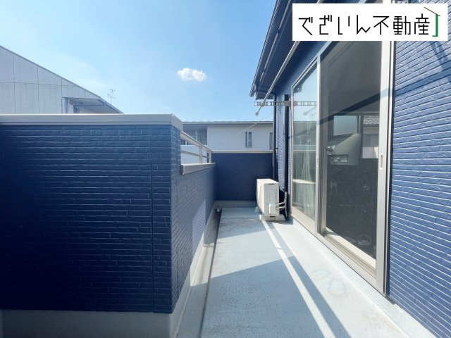 【バルコニー】 | 深谷市上柴町東七丁目　中古住宅   | 現地(2025年8月撮影)