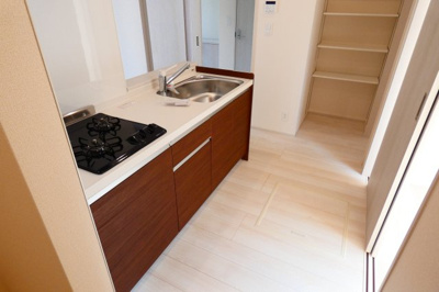 【内装】 | リーブルファイン羽村羽中 | キッチン床には床下収納完備。