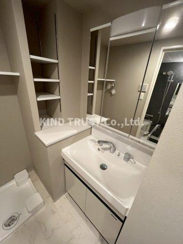 S-RESIDENCE天満橋arの洗面所|忙しい朝には欠かせない洗面所です