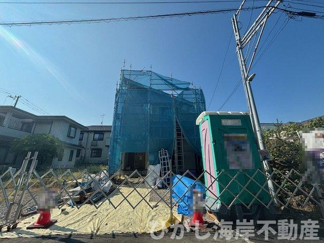 藤沢市辻堂元町5丁目　新築戸建　全2棟の外観|8月24日撮影　建築中　現地外観