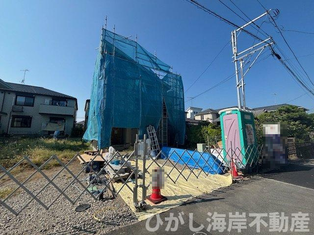 藤沢市辻堂元町5丁目　新築戸建　全2棟の外観|8月24日撮影　建築中　現地外観