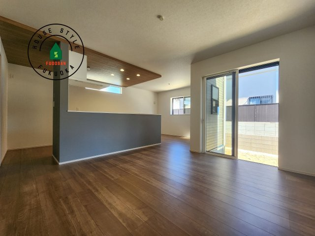 福岡市西区上山門2丁目第2-2棟（1号棟）　のダイニング|キッチンから立ち込める香りが今日の料理を期待させます。