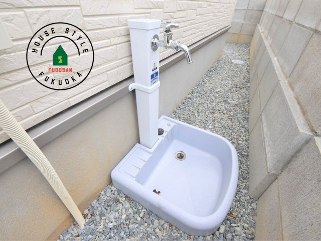 福岡市西区上山門2丁目第2-2棟（1号棟）　の設備|バーベキュー道具、子どもの遊び道具、ペットの足洗いなど、室内に持ち込む前にきれいにできる。