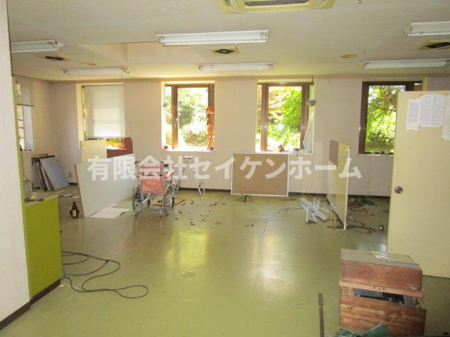 深谷市中瀬　中古店舗併用住宅の内装