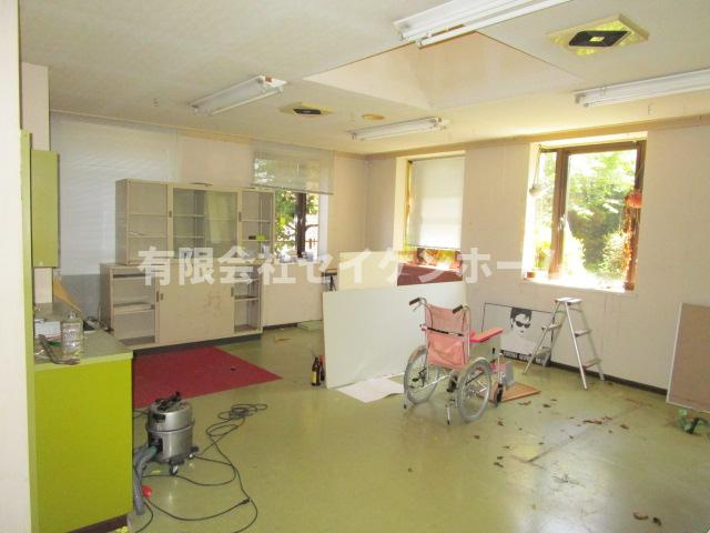 深谷市中瀬　中古店舗併用住宅の内装