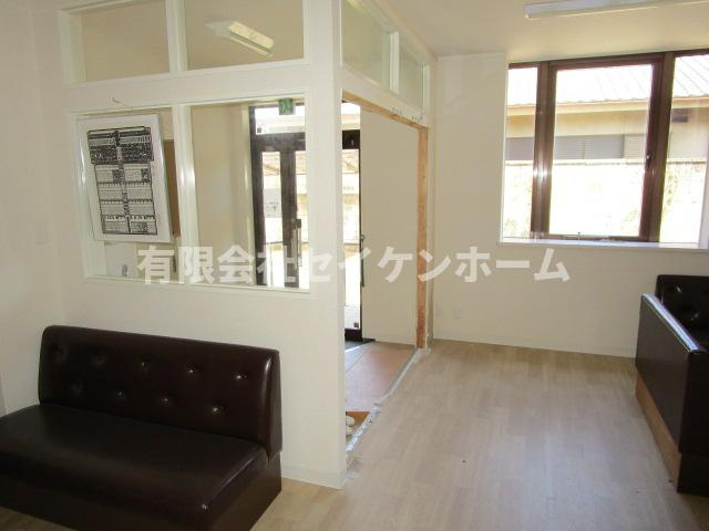 深谷市中瀬　中古店舗併用住宅の内装