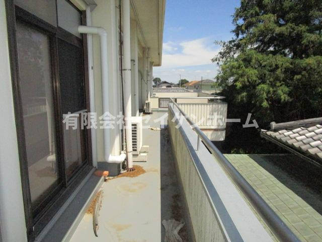 深谷市中瀬　中古店舗併用住宅のバルコニー
