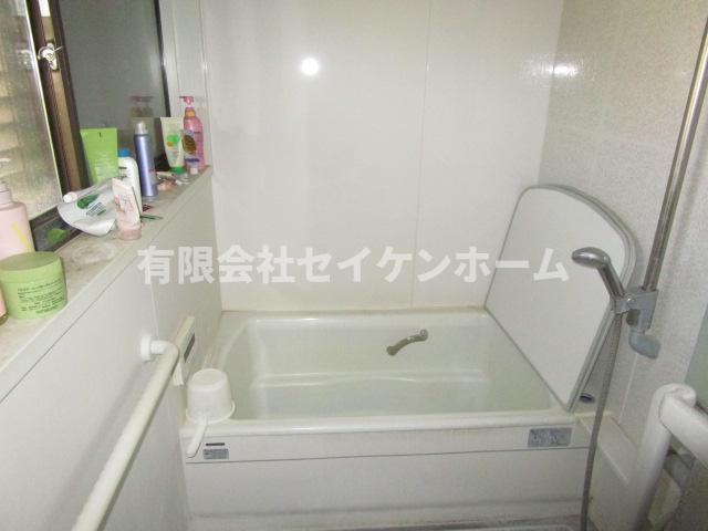 深谷市中瀬　中古店舗併用住宅の浴室