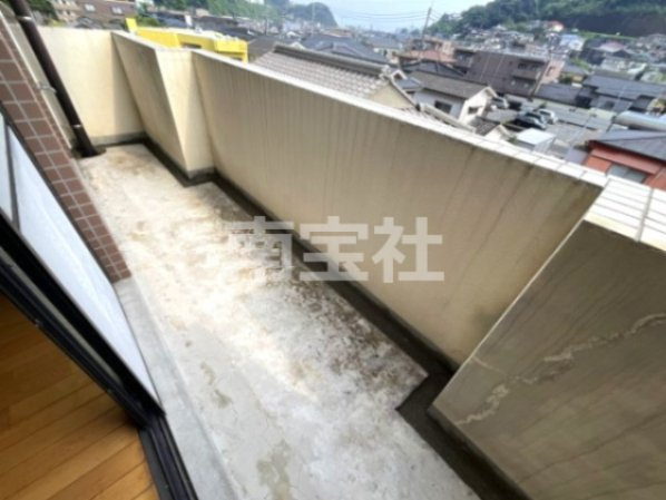 【バルコニー】