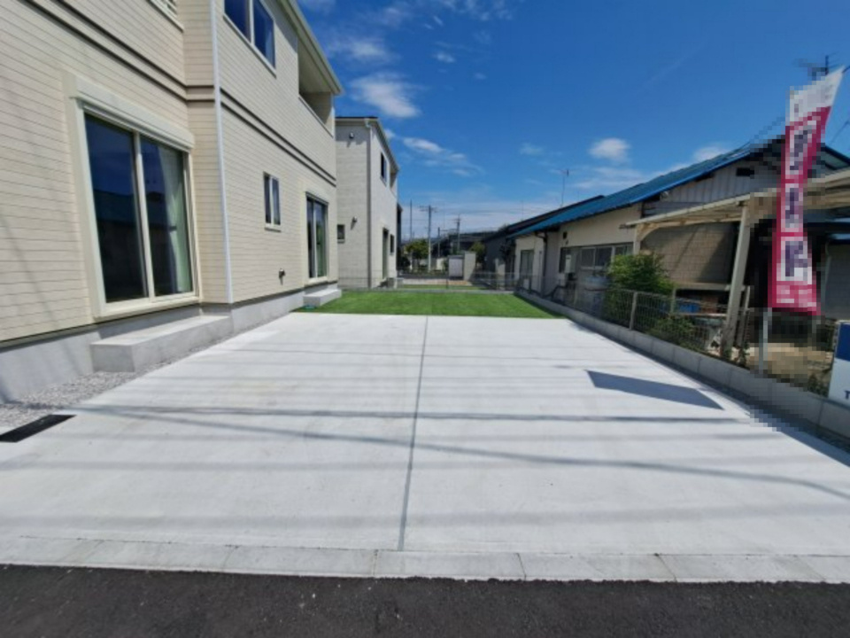 前橋市天川大島町 新築住宅の駐車場|☆リノベ不動産前橋南店☆物置スペースやバイク置き場、趣味のスペースを確保できるようになります。
