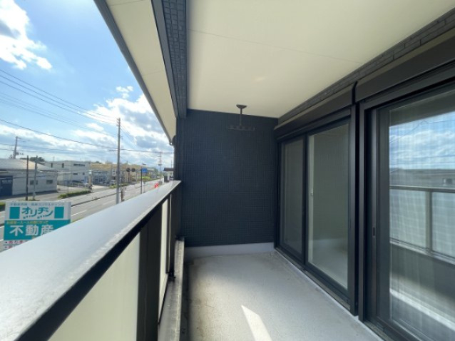 富久山町八山田字東平作　太陽光パネル＋Z空調＋オール電化住宅のバルコニー|南東向きのバルコニーは陽当たり良好！2WAYなので家事動線も取りやすい！