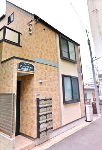 新宿区高田馬場３丁目のアパートの外観|オシャレなタイル張りデザイナーズ　オートロックのエントランスです。