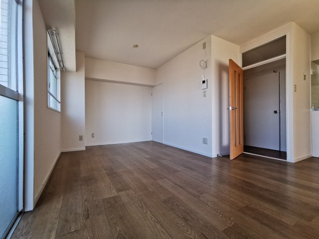 扶桑ハイツ１の居間・リビング|こちらのリビングで趣味の時間をお楽しみください