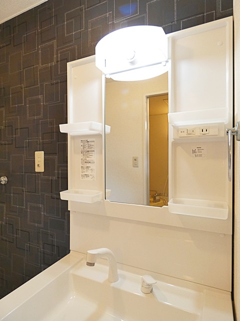 扶桑ハイツ１の独立洗面台|朝の身支度には欠かせない独立洗面化粧台