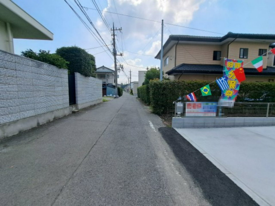 前橋市城東町 新築住宅の前面道路含む現地写真
