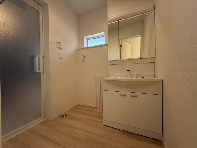 西区竜が岡5丁目①号棟　新築の洗面所