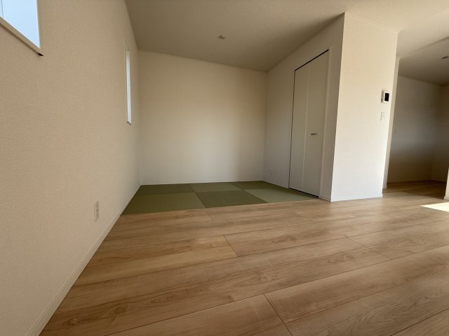 西区竜が岡5丁目①号棟　新築の洋室