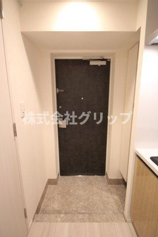 コンフォリア・リヴ横浜平沼の玄関