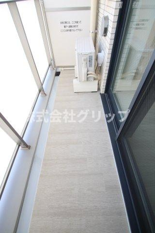 コンフォリア・リヴ横浜平沼のバルコニー