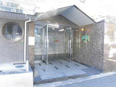 【エントランス】 | エクセレント上新6 | お洒落なエントランスです。