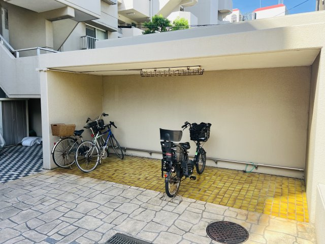 シャンボール舞子の駐輪場