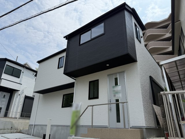 垂水区歌敷山4丁目②号棟　中古戸建の外観