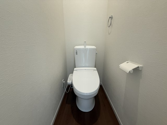 垂水区歌敷山4丁目②号棟　中古戸建のトイレ