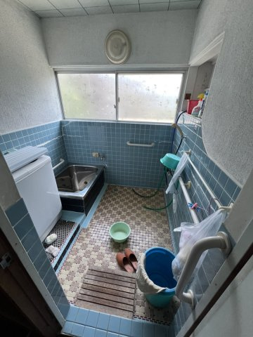 千丁町吉王丸戸建ての浴室