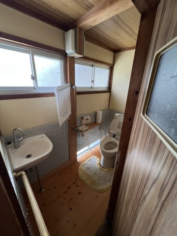 千丁町吉王丸戸建てのトイレ