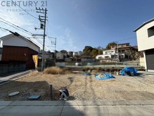 小・中学校や保育園や幼稚園が近く通学・通園が便利で子育て環境良好です。