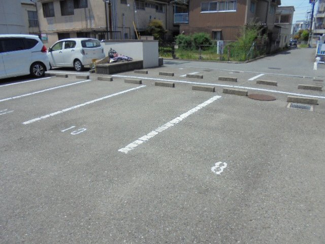 ＢＡＳＥⅠの駐車場