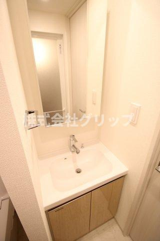 コンフォリア・リヴ横浜平沼の独立洗面台