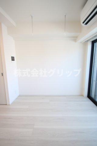 コンフォリア・リヴ横浜平沼の洋室