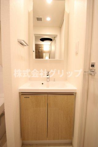 コンフォリア・リヴ横浜平沼の独立洗面台
