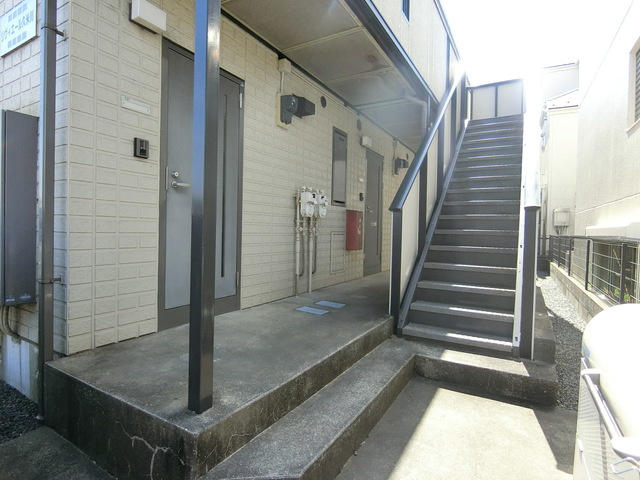 リヴィエール久米川のエントランス