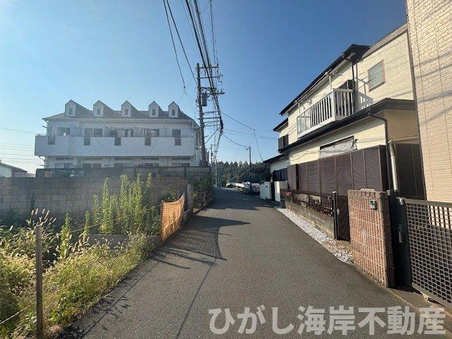 藤沢市城南5丁目　売地の前面道路含む現地写真|現地外観