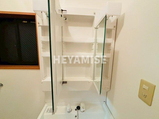 八幡山崎ビルの独立洗面台