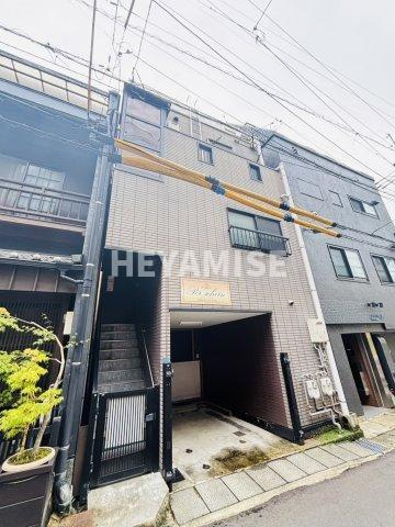 八幡山崎ビルの外観