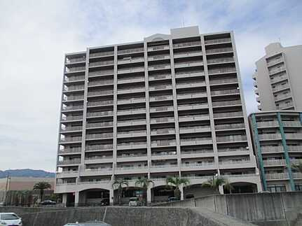 ナタリーマリナタウンウエストデッキA棟の外観