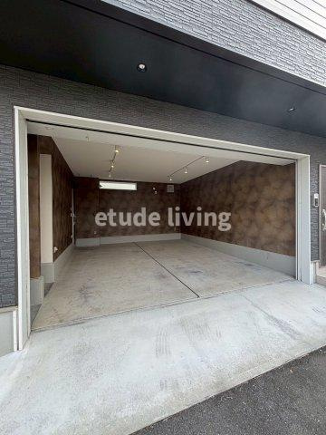 BACSPOT朝霞（ガレージハウス）のエントランス