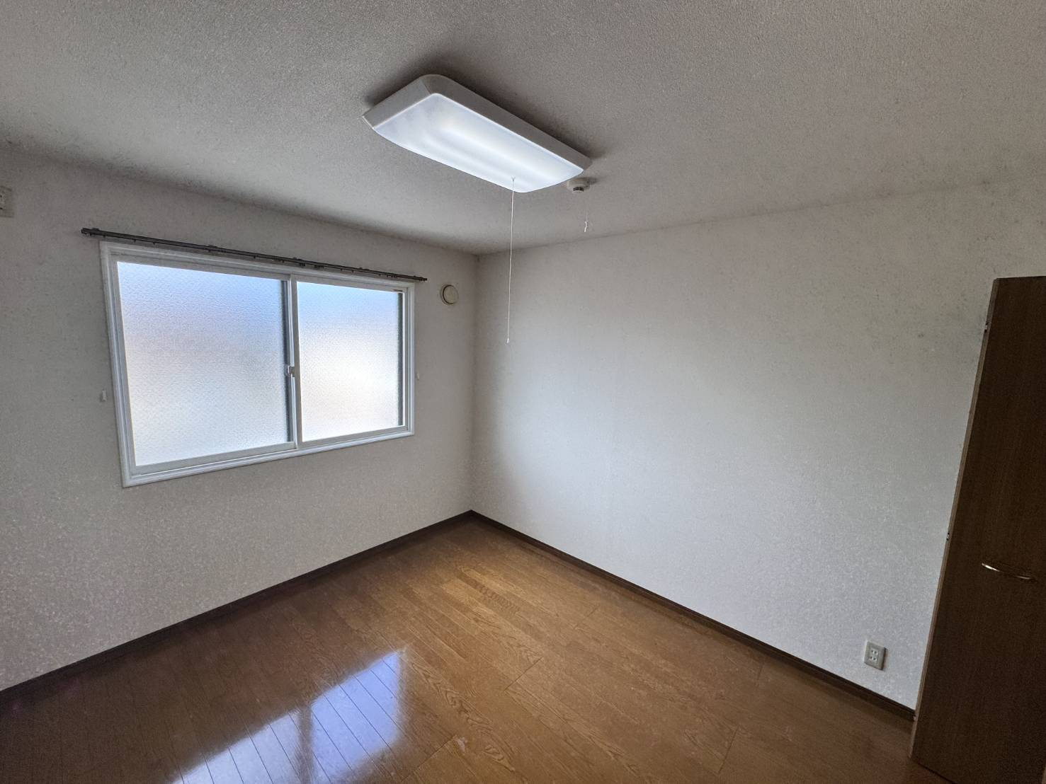 ヒーローマンション・禅の洋室