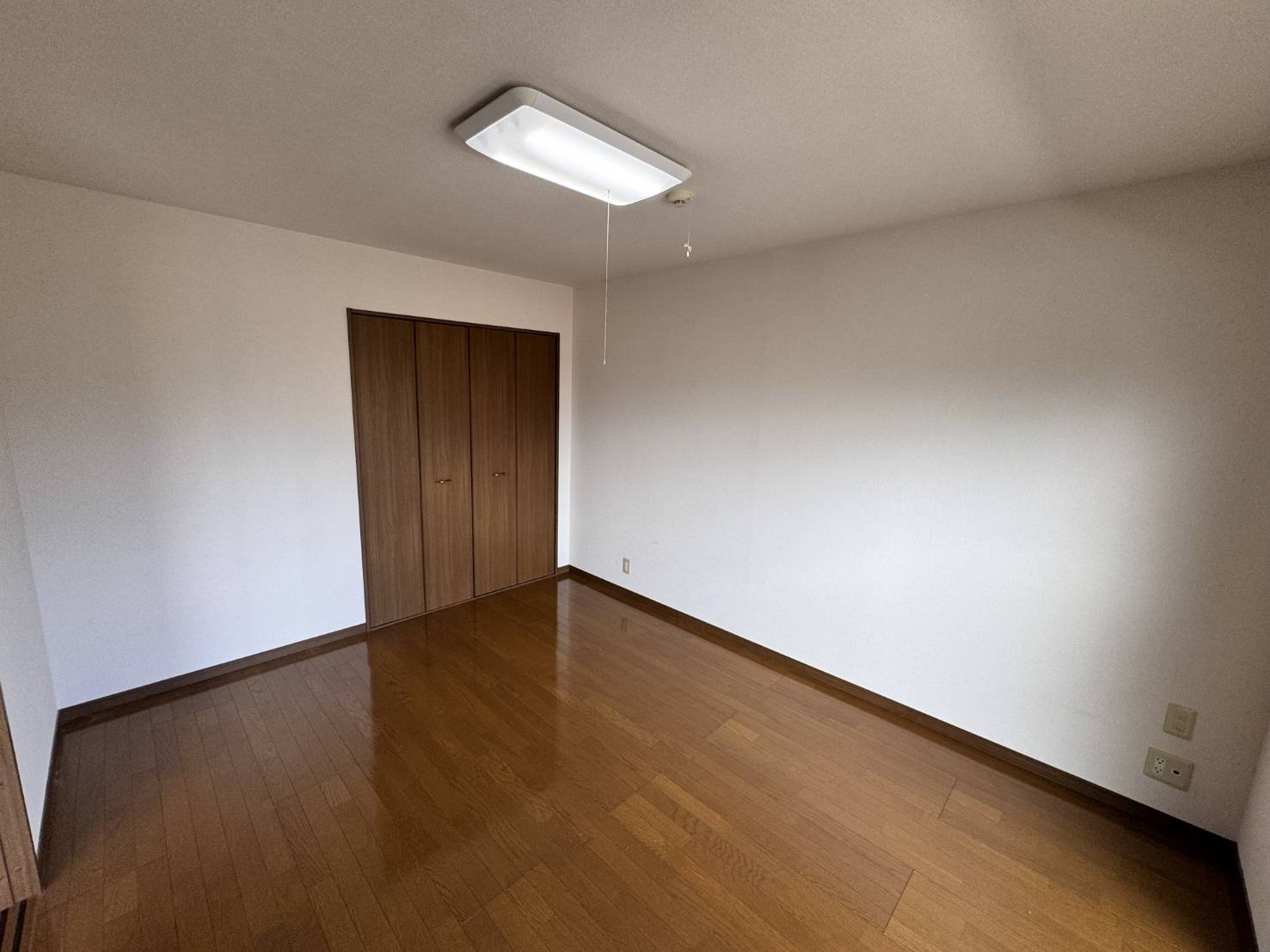 ヒーローマンション・禅の洋室