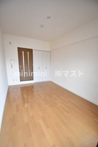 ロイヤル天満橋の居間・リビング