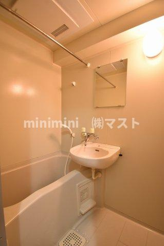 ロイヤル天満橋の浴室