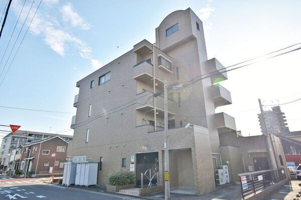 ネスト三吉の外観