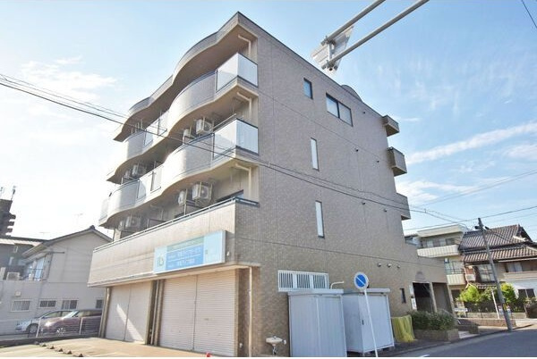 ネスト三吉の外観