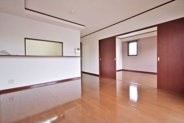 ネスト三吉の居間・リビング